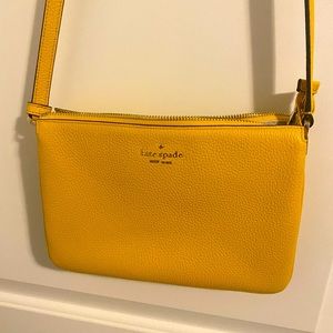 Mustard Kate Spade crossbody purse